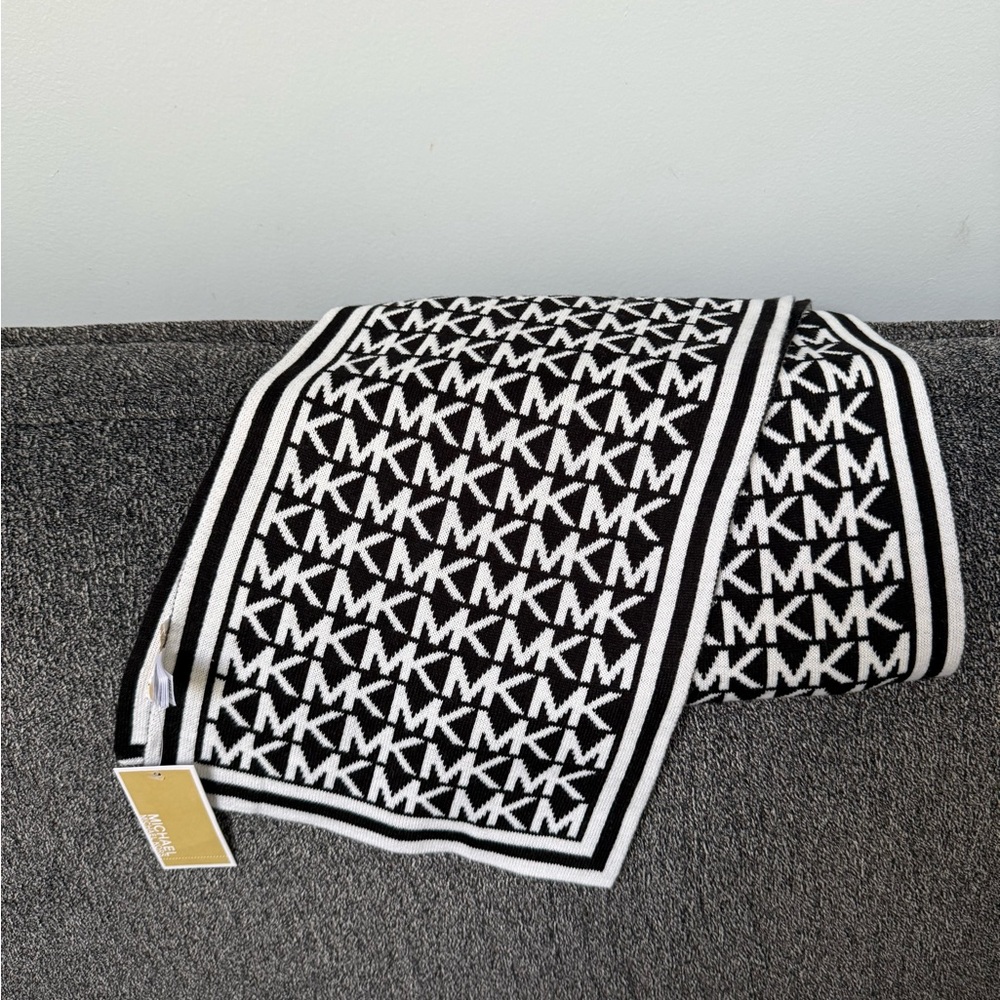 Michael Kors Monochrome Logo Scarf